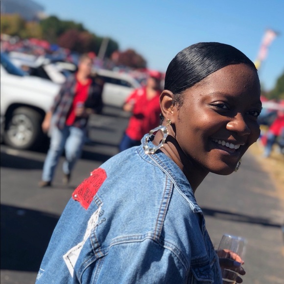 Meet your Posher, Rachel - Picture 1 of 3